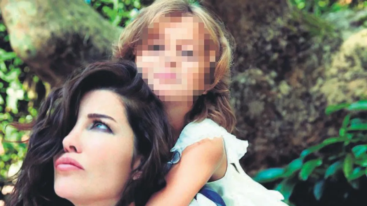 Deniz Akkaya, kızının odasında ikinci telefon bulunca şok oldu