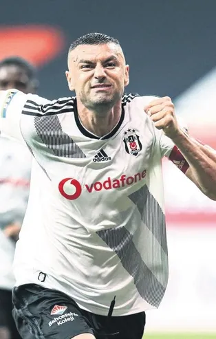 Beşiktaş'ta Burak Yılmaz iddiası spor gündemine bomba gibi düştü