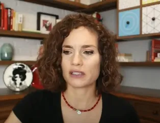 Canlı yayında geğirdi: Fazla fon gaz yapmış