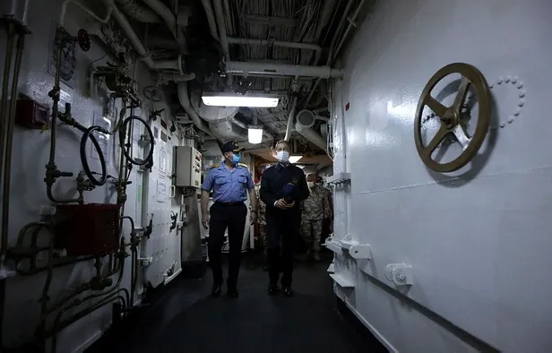 Son dakika: Bakan Akar, Libya'da Mehmetçik'le bir araya geldi! Dünyaya net mesaj: Vazgeçmemiz söz konusu değil-1