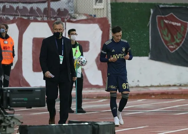 mesut-ozil-fenerbahcedeki-ilk-macina-hatayspor-karsisinda-cikti-1612283232911.jpeg Mesut Özil, Fenerbahçe'deki ilk maçına Hatayspor karşısında çıktı-2
