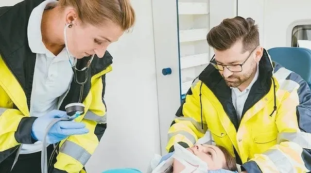25-29 Mart hastanelere KPSS şartsız Ambulans ve Acil Bakım/İlk ve Acil Yardım Sağlık Teknikeri alımı başladı! İşte başvuru şartları-4
