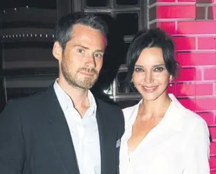 Hande boşandı soyadı kaldı...