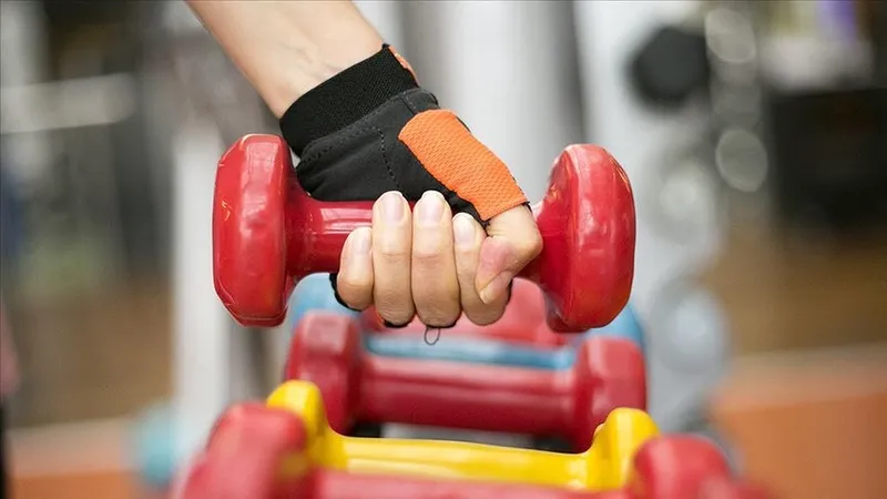 kisin-cok-daha-hizli-kilo-vermek-mumkun-iste-uzmanindan-yeni-formul-1727200565498.jpg Kışın Çok Daha Hızlı Kilo Vermek Mümkün! İşte Uzmanından Yeni Formül-4