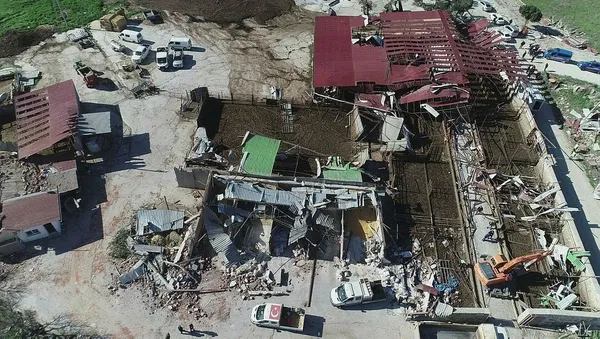 İzmir Çeşme önceki akşam hortum felaketiyle sarsıldı-2