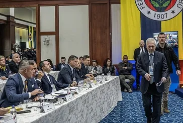 Aziz Yıldırım Divan’a damga vurdu: Fenerbahçe çürümüşlük içindedir | Yaşlı forvet almayın