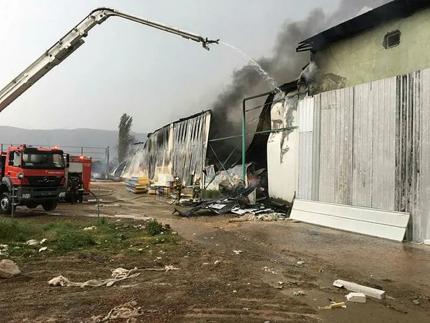 Bursa'da soğuk hava deposunda yangın! 10 milyon liralık zarar meydana geldi!-3