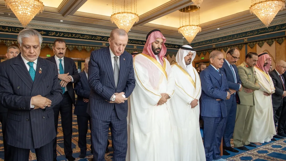 Mekke Anlaşması sonrası liderler Kabe'de cuma namazı kıldı
