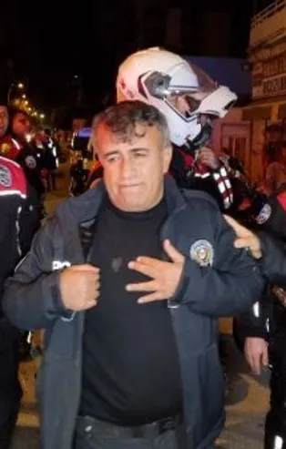Adana'da kavga ihbarına giden polisi bıçakladı