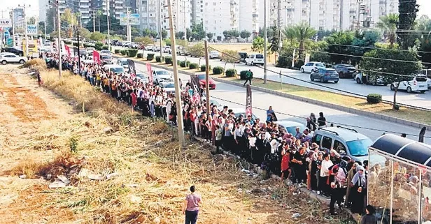 Mersin’de kuyruklu açılış: Züccaciye indiriminde uzun sıralar oluştu