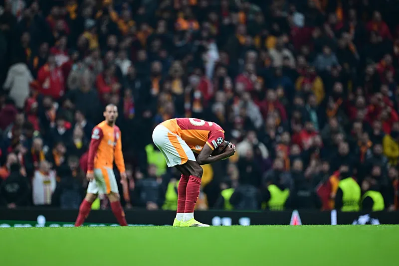 Victor Osimhen hayatını anlattı: İki parmak hayatımı kurtardı - 6