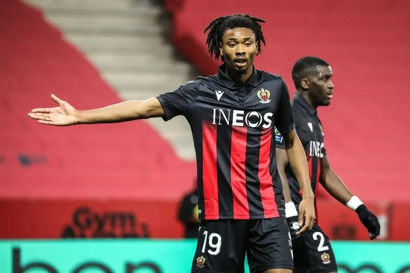 -transfer-derbisi-fenerbahce-ile-galatasaray-yildiz-oyuncunun-pesinde-tercihi-hangi-takim-olacak-1718044118540.jpg ⚽ TRANSFER DERBİSİ! Fenerbahçe ile Galatasaray yıldız oyuncunun peşinde... Tercihi hangi takım olacak?-15