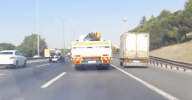 TEM Otoyolu'nda dehşet anları! Tartıştığı kamyonetliyi bariyere sürükledi