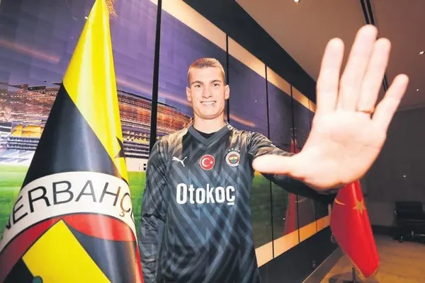 hos-geldin-livakovic-fenerbahce-hirvat-file-bekcisi-ile-5-yillik-sozlesme-imzaladi-1693001256527.jpeg Hoş geldin Livakovic! Fenerbahçe Hırvat file bekçisi ile 5 yıllık sözleşme imzaladı-4