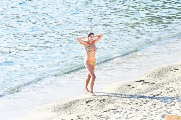 sarkici-alya-guzelligini-gozler-onune-serdi-bodrumda-ruzgar-estirdi-1688068143231.jpeg Şarkıcı Alya güzelliğini gözler önüne serdi! Bodrum'da rüzgar estirdi...-7