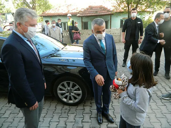 kirklareli-valisi-nisan-ayindan-3-kat-kotu-durumdayiz-1602680768097.jpg Kırklareli Valisi: Koronada nisan ayından 3 kat kötü durumdayız-3