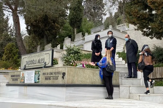 Prof. Dr. Cemil Taşçıoğlu ölümünün 2'nci yılında mezarı başında anıldı