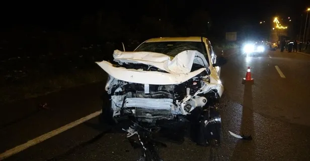 Seyir halindeki otomobil önündeki araca çarptı: 3 ölü, 2 yaralı