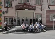 Evlat nöbetindeki baba: Çocuklarım PKKya satıldı! Artık herkes HDPnin iç yüzünü görsün