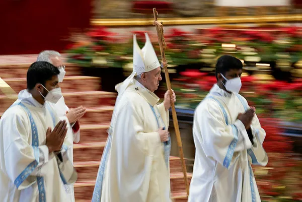 katolik-kilisesi-lideri-papa-franciscus-kadina-siddet-tanriyi-asagilamadir-1641048010946.jpg Kadın tokatlayan Katolik Kilisesi lideri Papa Franciscus: Kadına şiddet tanrıyı aşağılamadır-3
