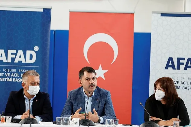 Çevre ve Şehircilik Bakanı Murat Kurum: 1100 konut ve 600 ahırın da ihaleleri gerçekleştirildi