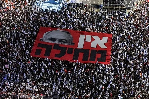 ic-savasin-esigine-gelen-israili-hamas-nefreti-de-birlestirmedi-hukumete-guven-dibe-vurdu-halk-netanyahuyu-suc-1698240983786.jpeg İç savaşın eşiğine gelen İsrail’i Hamas nefreti de birleştirmedi! Hükümete güven dibe vurdu: Halk Netanyahu’yu suçluyor! Rezil ordu rezil yönetim-1