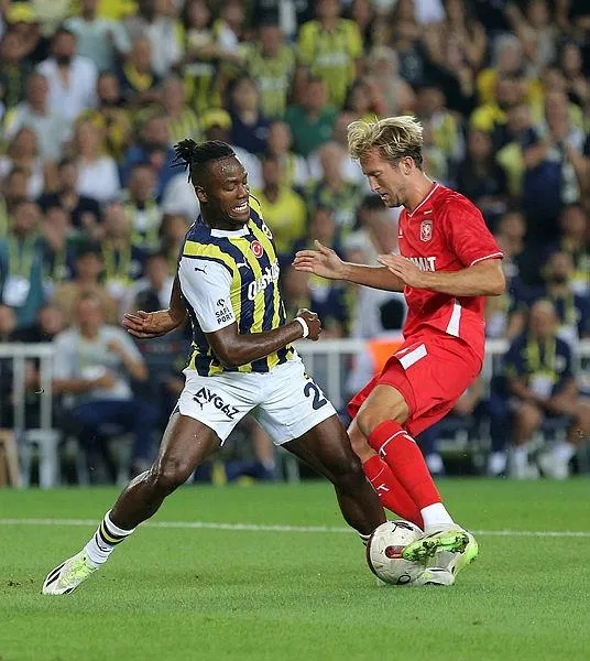 fenerbahce-twenteyi-yendi-gruplara-goz-kirpti-1692903969429.jpeg