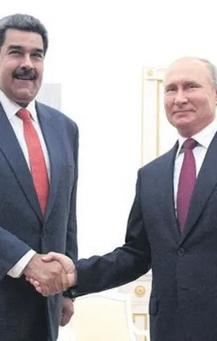 Putin’den Nicolas Maduro'ya destek