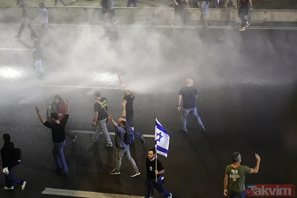 İsrail sokakları karıştı | Tel Aviv sokaklara döküldü! Katil Netanyahu'ya tepki yağdı: İstifa et - 43