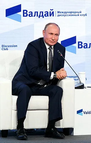 Vladimir Putin’den Batı’ya sert LGBT tepkisi: Çocuklara cinsiyet değiştirmeyi empoze etmek insanlık suçudur!