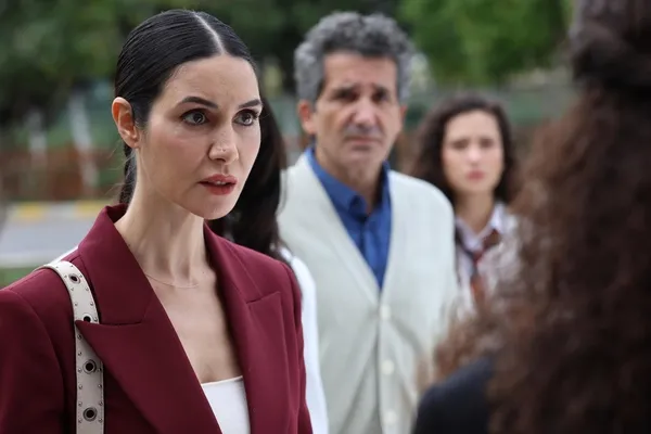 kardeslerim-104-bolum-nefes-kesecek-eren-ailesi-buyuk-bir-korkuyla-karsi-karsiya-1699622094698.jpg Kardeşlerim 104. bölüm nefes kesecek: Eren ailesi büyük bir korkuyla karşı karşıya!-4