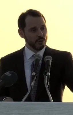 Albayrak: "Kim YPG'ye terör örgütü diyemiyorsa o teröristlerle aynı saftadır!"