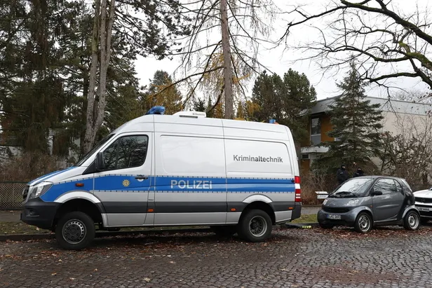 almanyada-darbe-mi-oldu-almanya-darbe-girisimi-mi-oldu-kimler-tarafindan-planlandi-almanya-darbe-plani-son-dak-1670411384277.jpg Almanya'da darbe mi oldu? Almanya darbe girişimi mi oldu, kimler tarafından planlandı? Almanya darbe planı son dakika...-2