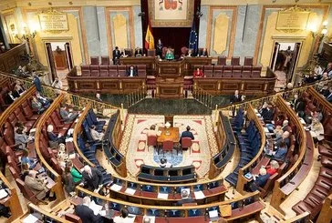 Meclisten ilk onayı aldı: Siyasi parti ve şirketlerde kadın ve erkek sayısı eşit tutulacak