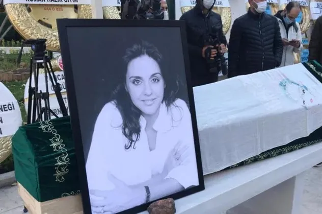 Sezen Aksu, Demet Akbağ, Tarkan gibi ünlülerin modacısı Bahar Korçan son yolculuğuna uğurlandı