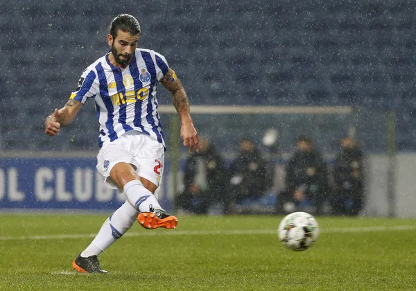 jorge-jesusun-istedigi-sergio-oliveira-galatasaray-ile-imzalayacak-1657273397007.jpg Jorge Jesus'un istediği Sergio Oliveira Galatasaray ile imzalayacak!-3