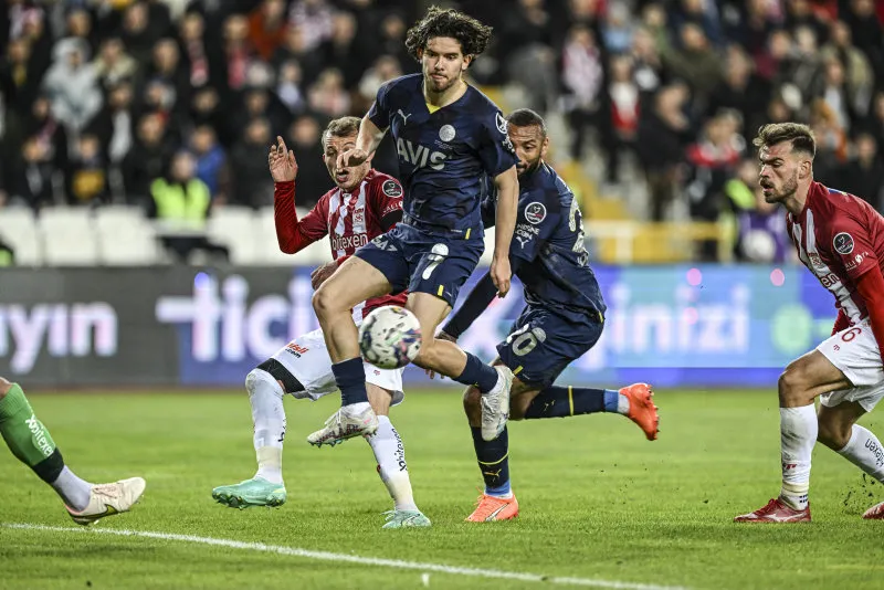 Fenerbahçe'de o isme eleştiri! "Jesus'a sormak gerek..." - 4