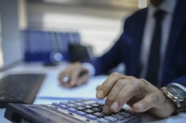 Yargıtay'dan yüz binlerce işçiyi ilgilendiren karar! Şirket aracına kesilen ceza işçiden kesilemeyecek