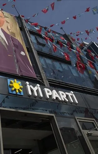 İYİ Parti'de büyük şok! Genel Başkan Yardımcısı Tuba Vural Çokal sert sözlerle istifa etti!