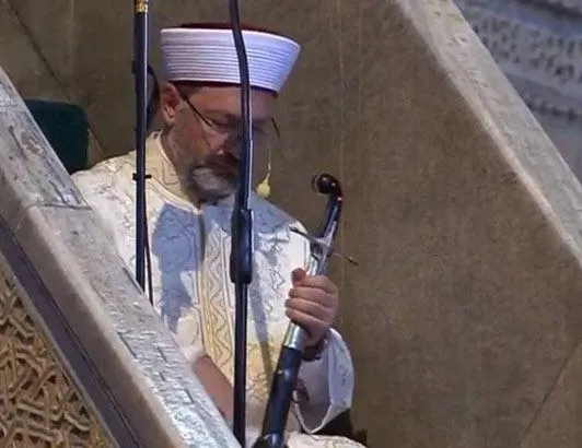 Batı’nın kılıcına modernlik diyenleri İslam’ın kılıcı rahatsız etti!