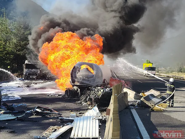 Adana-Pozantı Otoyolu'nda faciaya ramak kala! İki tır çarpıştı, akaryakıt tankeri patladı... Korkunç kazadan kareler - 7