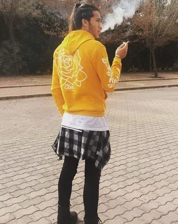 Üniversite kampüsünde başörtülü öğrencilere skandal hakaret: Nesli tükenen Rabialar göç ediyor-2