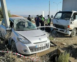 Bursa İnegöl’de kaza! Kamyonet otomobili sürükledi