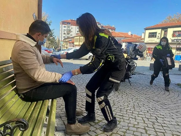 112 Acil Servis'in en hızlısı onlar! Hayat kurtaran kadınları iş başında: Cinsiyet değil cesaret işi-4