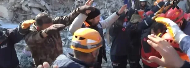 Canlı yayında peş peşe umut haberleri! İnanç, umut ve mucizenin adı 16 yaşındaki Hedil!-34