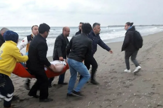 İntihara kalkışan ikizini kurtarmak isterken boğuldu