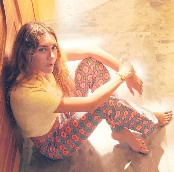 yagmur-tanrisevsin-yine-begeni-topladi-guzel-oyuncu-sempatik-tavirlariyla-dikkat-cekti-1704844952722.jpeg Yağmur Tanrısevsin yine beğeni topladı! Güzel oyuncu sempatik tavırlarıyla dikkat çekti-4