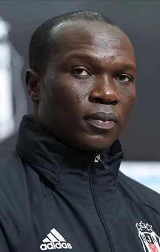 Vincent Aboubakar Beşiktaş için yola çıkıyor