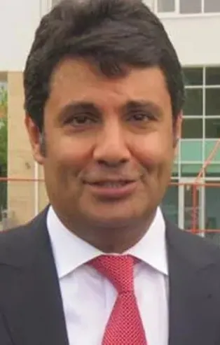 FETÖ'cü eski başsavcı semt pazarında yakalandı! Adliyeye sevk edildi