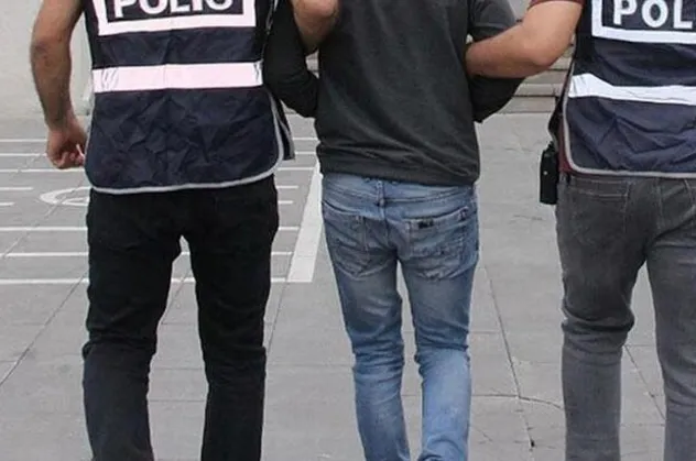 FETÖ’nün mahrem imamı özel okulda yakalandı!